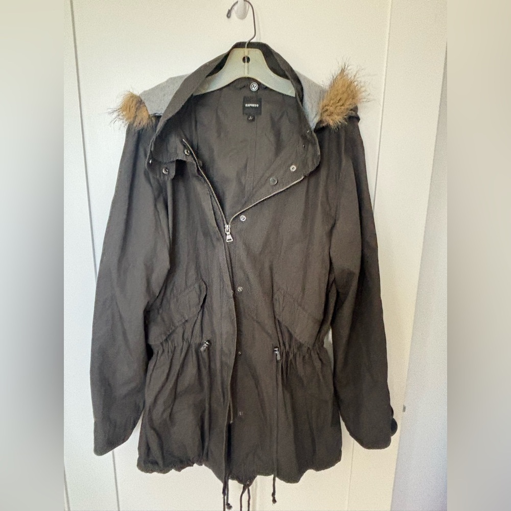 Green jacket w/ faux fur trim, large